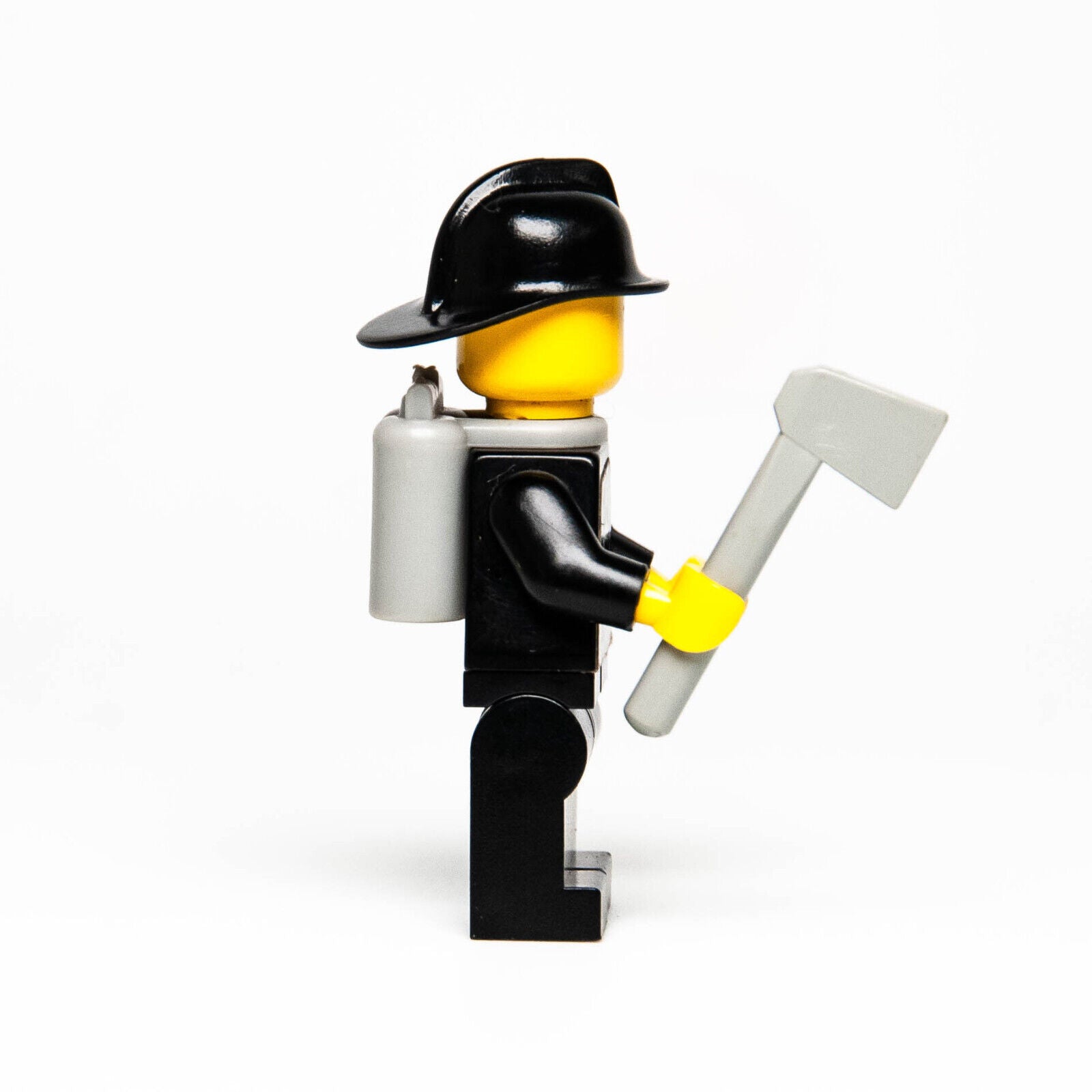 LEGO Classic Town Minifigure - Fire (firec019s) 374 590 640 - StudBee